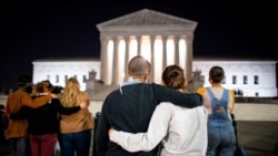 Cidadãos rendem homenagem a RBG em frente ao Supremo Tribunal