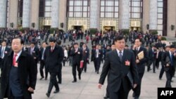 2009年“两会”代表步出人大会堂(资料照片)