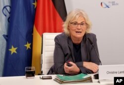 کریستین لامبرشت - آرشیو