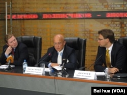 左起第一人为苏斯洛夫(美国之音白桦拍摄)