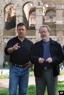 ریدلی اسکات و راسل کرو در کالسیوم