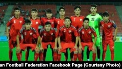 ملی پوشان ۱۵ سال افغانستان پس از چهار سال برای فوتبال کشور شان جام آوردند.