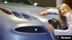 “Xoşbəxtlik nəyəsə malik olmaqda yox, nəsə etməkdədir.” Napoleon Hill