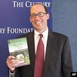 《给富人的平权行动》主编卡兰伯格