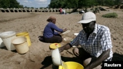 Baadhi ya wanavijiji huko Zimbabwe
