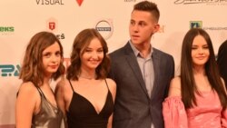 Дел од екипата на „Сестри“