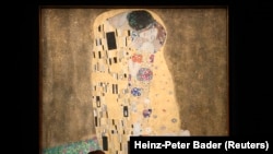 تابلوی «بوسه» اثر گوستاو کلیمت