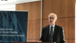 前美国在台协会主席卜睿哲2019年12月11日在乔治华盛顿大学座谈会解读台湾选情（美国之音锺辰芳拍摄）