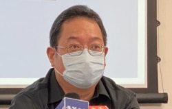 黄志伟认为民调反映香港人对修改选举制度度的不满。（美国之音汤惠芸摄