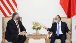 美国国务卿蓬佩奥2020年10月30日在河内会见越南总理阮春福（越南新闻社）