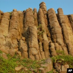 玄武岩巨柱凭海临风