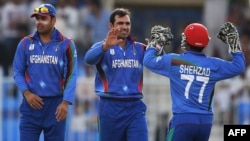 کریم صادق، عثمان غني او فرید ملک د احتیاطي لوبغاړو په لست کې چې د ضرورت پر وخت به د کوم بل لوبغاړي پر ځای لوبډلې کې شامل کړل شي.