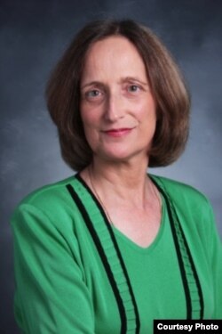 明尼苏达大学新闻伦理与法学教授简•柯特利(Jane Kirtley)