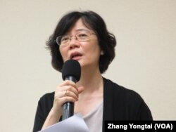 台湾图博之友会会长 周美里( 美国之音 张永泰拍摄)