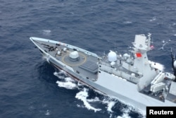 中国海军岳阳号导弹护卫舰在广东汕尾海域参加中国与泰国的联合军演。（2019年5月6日）