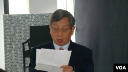 在纽约的中国政治评论家胡平(美国之音宋德成拍摄)