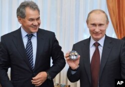 普京和国防部长绍伊古