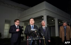 정의용 한국 청와대 국가안보실장이 지난 3월 백악관에서 도널드 트럼프 대통령과 면담하고 미-북 정상회담 개최 합의 소식을 처음 발표했다.