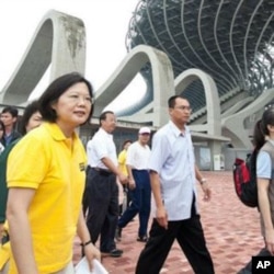 民进党主席蔡英文10月9日在高雄