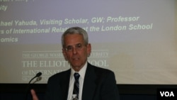 乔治华盛顿大学国际关系教授萨特(美国之音钟辰芳拍摄)