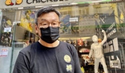 周小龙表示，六四未平反、真相未确认、要负责的人未负责，香港人仍会坚持悼念六四。 (美国之音/汤惠芸)