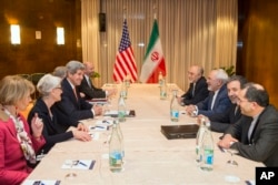 2015年3月4日，美国国务卿克里与伊朗外交部长扎里夫举行新一轮核谈判