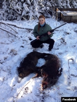 Confessed Russian agent Maria Butina posing with hunting trophies on her Facebook page.