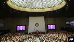 رئیس جمهور ترمپ حین سخنرانی در مجلس پارلمان کوریای جنوبی