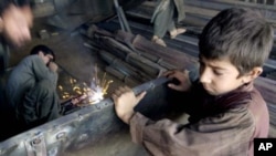 وضعیت بد کودکان در افغانستان