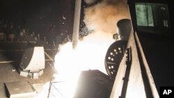 Kombora la aina ya Tomahawk likifyetuliwa dhidi ya Syria