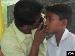 Sri Lankan school children and their parents are happy with the free service. (Courtesy SOMS)
