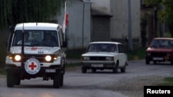 在叙利亚北部的国际红十字会车队