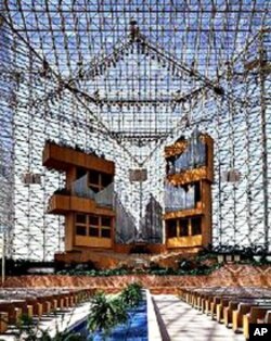 One of world's biggest evangelical mega-churches is the Crystal Cathedral in California. Pastor Robert Schuller's church has 10,000 members, including many overseas.