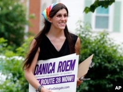 丹尼卡·罗姆(Danica Roem)当选为维吉尼亚州第一位公开跨性别身分的女性州众议员。