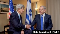 جان کری وزیر خارجه آمریکا و بنیامین نتانیاهو نخست وزیر اسرائیل در برلین ملاقات کردند. 22 اکتبر 2015