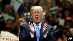 ترامپ اکنون ۷۰ ساله است.