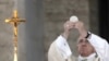 Le pape François au cours d’une célébration eucharistique à la basilique Sainte Marie Majeure à Rome, 18 juin 2017.