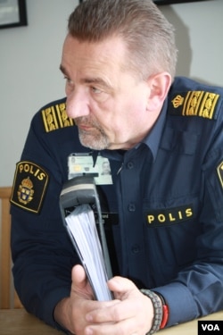 Regional Police Chief Stephen Jerand says there is one man in custody and tat least three more identified as responsible for some recent assaults in Ostersund, Sweden, March 21, 2016. (H. Murdock/VOA)