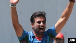 دولت زدران، بالر تیم ملی کرکت افغانستان