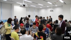 和平占中运动第三个商讨日在香港中文大学的会场(美国之音海彦拍摄)