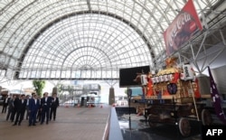 日本内阁官房长官菅义伟2019年6月22日在日本大阪视察20国集团领导人峰会举行场所。