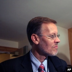 美国国务院台湾事务协调科科长郦英杰