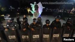 Mexikoda Heydər Əliyevin 3.6 metrlik heyləli götürülərkən