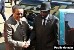 የኢትዮጵያው ጠቅላይ ሚኒስትር ኃይለማርያም ደሣለኝ እና የደቡብ ሱዳን ፕሬዚዳንት ሳልቫ ኪር /ፎቶ ፋይል/