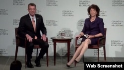 美国国防部长卡特在纽约外交关系协会回答提问（网络截图）