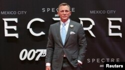 دانیل کرگ در مراسم اکران فیلم اسپکتر در مکزیک