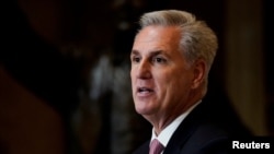 资料照：美国国会众议院少数党领袖麦卡锡在国会山一场纪念女权运动者艾尔哈特的活动上发表讲话。