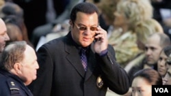 Steven Seagal, bintang laga yang juga aktif dalam aktivitas penegakan hukum sebagai wakil sheriff. (Foto: Dok)