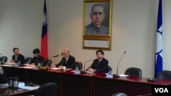 国民党中常会讨论九合一选举后执政党的两岸政策（美国之音许波拍摄）