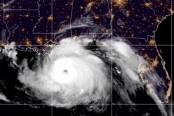 Picha ya satellite ikionyesha kimbunga Ida katika Ghuba ya Mexico na kikielekea pwani ya Louisiana, Agosti. 29, 2021. (NOAA/Handout)